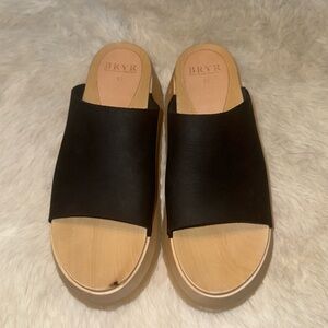 Bryr Chonk Slide Clog Platform Sandal Coal Nubuck size 40/Size 10